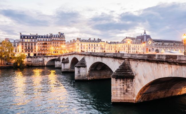 Le groupe Hiporesa, c'est 20 hôtels au centre de Paris, des offres avec la garantie du meilleur tarif